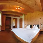 Familien-bauernhof Neumoar 아파트