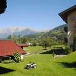Familien-bauernhof Neumoar *