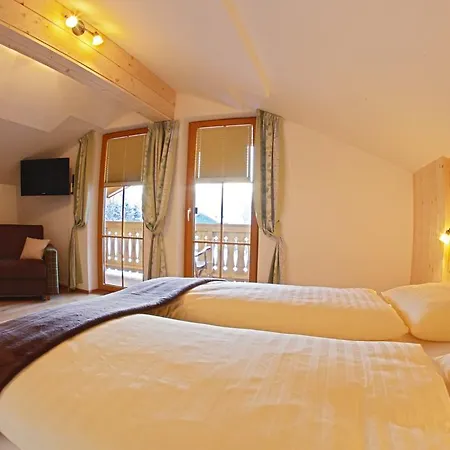 Familien-bauernhof Neumoar Apartament