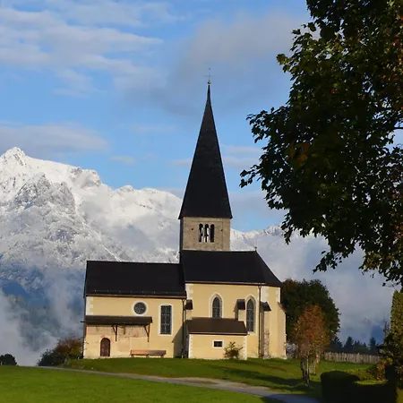 Familien-bauernhof Neumoar *