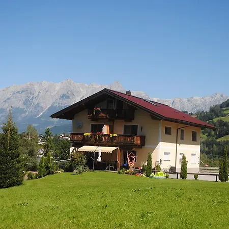 Familien-bauernhof Neumoar Apartament